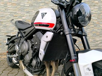 TRIUMPH Trident 660 - 12