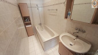 Rodinný dům se stodolou a uzavřeným dvorem a zahradou, Poběž - 12