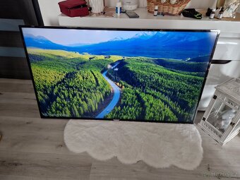 Obrovská 4K UltraHD Smart Televize Philips 65PUS6162 - 12