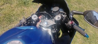 Yamaha R6 - 12
