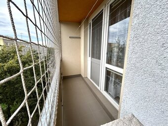 Prodej prostorného bytu 3+1 upravený na 4+1, 4x lodžie, Hrad - 12