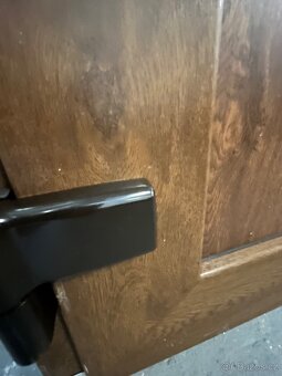 KRÁSNÉ 6TI KOMOROVÉ PLASTOVÉ DVOUKŘÍDLÉ VCHODOVÉ DVEŘE OŘECH - 12