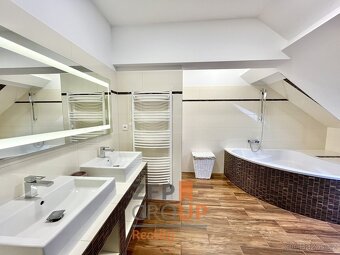 Prodej bytového domu o rozloze 297 m2, ulice Hlavní, Štěchov - 12