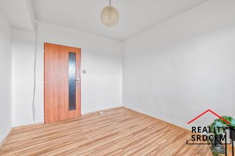 Pronájem bytu 2+1 s lodžií i balkonem, 60 m2, Žižkova, Karvi - 12