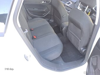 PEUGEOT 308 SW 1.2i 96kW combi, r.21 130000km ČR VELMI PĚKNÝ - 12