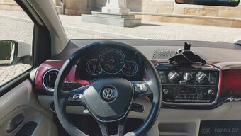 Volkswagen UP - 12