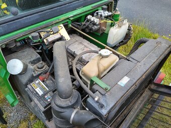 John Deere 1203 vřetenová sekačka - 12