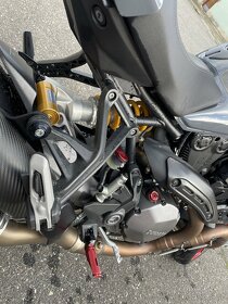 Ducati Monster 1200S - 12