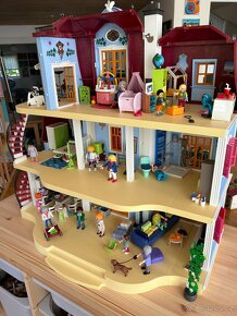Playmobil® Dollhouse 70205 Velký dům pro panenky a prislusen - 12
