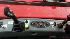 Teleskopický nakladač traktor - 12