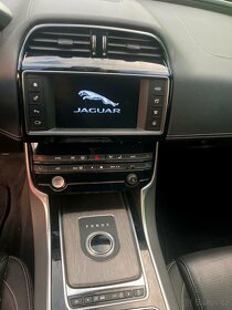 Jaguar XE R-Sport - 12