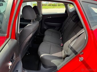Hyundai i30 1,4 16V 80kW CVVT KLIMA 2 SADY KOL - 12