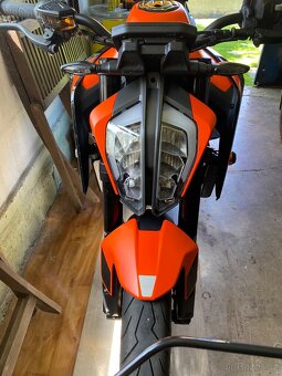 KTM 890 DUKE - 12