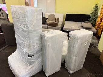 NOVÁ hnědá Sedací souprava Sirpio 270cm s taburetem Tkanina - 12