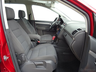 Volkswagen Touran 2.0TDi,103kW,s.navigace,tažné zařízení,kli - 12