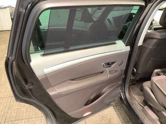 Renault Espace 1.6dCi 118kW Intens 7-Míst Panorama tažné - 12