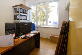 Pronájem kancelářského zázemí se sklady – 292 m² - 12