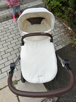 Cybex Eos Lux 2v1 - 12