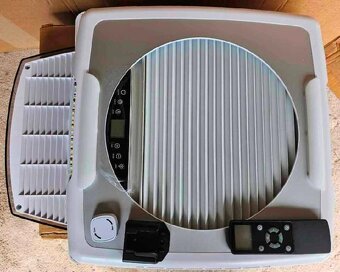 Střešní okno s ventilátorem podobné jako MaxxFan - 12