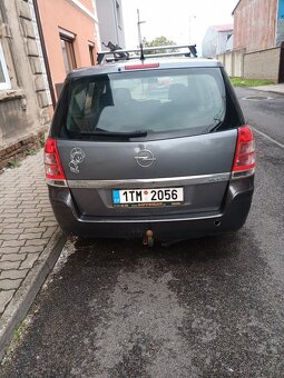 Prodám Opel zafira 2010 7 mistné viz foto - 12