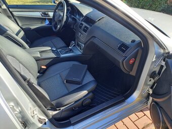 Mercedes Benz C 250 CGI - 12