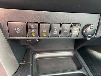 TOYOTA RAV4 2.0D D4D 105 KW,1.MAJ.MANUÁL,TAŽNÉ,NAVI,KAMERA - 12