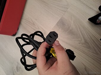 Elektrická kytara + kombo a vše potřebné. - 12