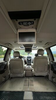 Chrysler Town Country 3.6 LPG 211KW - 12