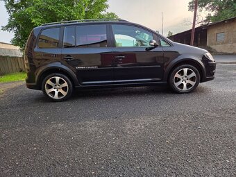 Prodám touran cross 2.0tdi 103kw perfektním technickým stavu - 12