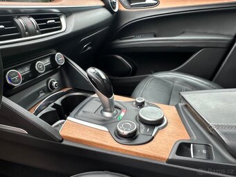 Alfa Romeo Stelvio 2.0T SUPER Q4 206kW - 12