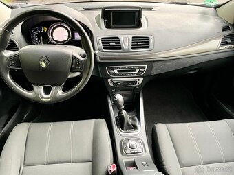 RENAULT MEGANE PARIS  1.6 81 KW.R.14 - 12