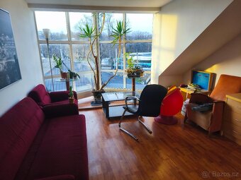 2+1 zařízený, 12.000 Kč i s energiemi, cizinci nevadí. Volný - 12