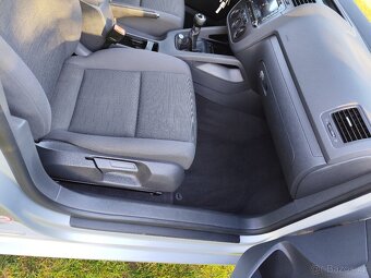 Volkswagen Golf V - 12