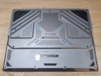 18" 4K_MSI TITAN 18 HX_i9-14900HX_64GB_4TB_RTX 4080 12GB - 12