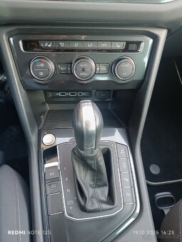 Volkswagen Tiguan R-LINE 1,5 TSI DSG ČR 1.maj 21 tkm TOP - 12
