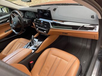 BMW 530d xDrive Touring 195kW – LUXURY, tažné, panorama - 12