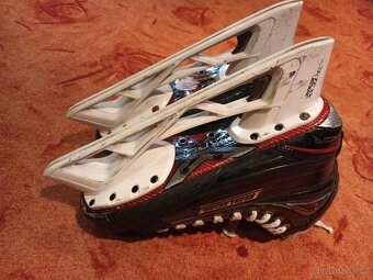 Brankářské brusle Bauer Vapor 1X, vel. EUR 44, 8,5D, (užší) - 12