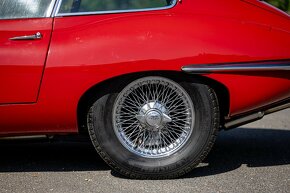 Jaguar E-type 4.2 Serie I - 12