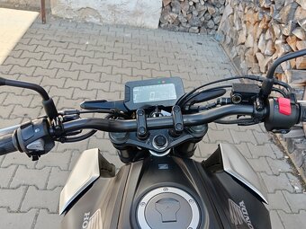 HONDA CB 125 R Neo Sports Café - 12