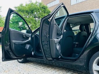 Volvo V40 2.0 D3 5VÁLEC 110KW MANUÁL LED SENZORY BEZ KOROZE - 12