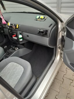 Škoda fabia 1.4 16v - 12