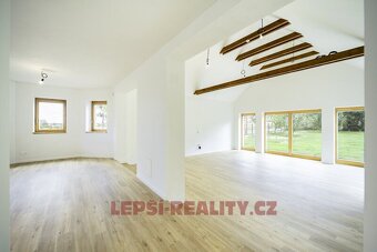 Krásný nadstandartní dům 5+kk s bazénem v Úvalech - Zálesí - 12