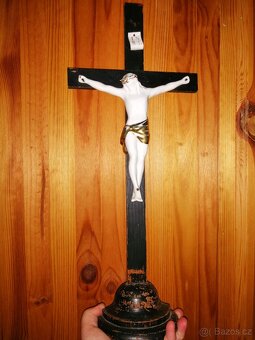Kříž s Ježíšem Kristem - 12