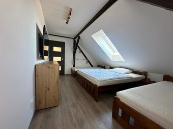 Prodej rodinného domu 252 m² s pozemkem 894 m² - 12