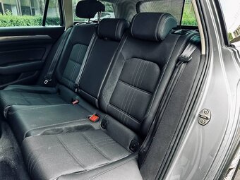Volkswagen Passat Alltrack 2.0 TDI 4MOTION DSG Business - 12
