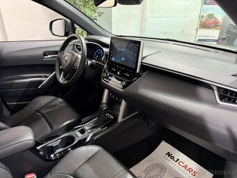 Toyota Corolla Cross 2,0 iHSD BUSINESS 4x4 1.MAJ ODPOČET DPH - 12