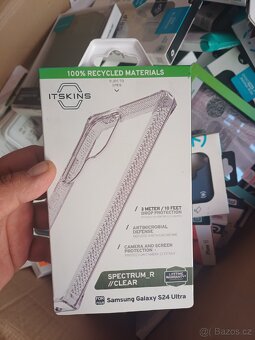 Mix krytu na iPhone a Samsung - 12