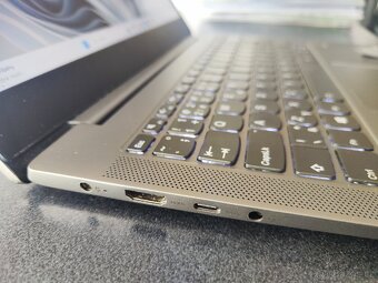 Business notebook Lenovo IdeaPad S540 celokovový - 12