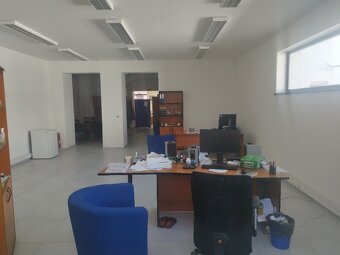 Pronájem obchodních prostor, kanceláří  133m2  17. listopadu - 12