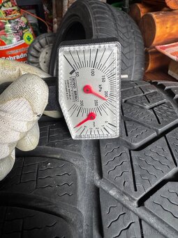 Zimní pneu Pirelii Stozero 245/45/18 - 12
